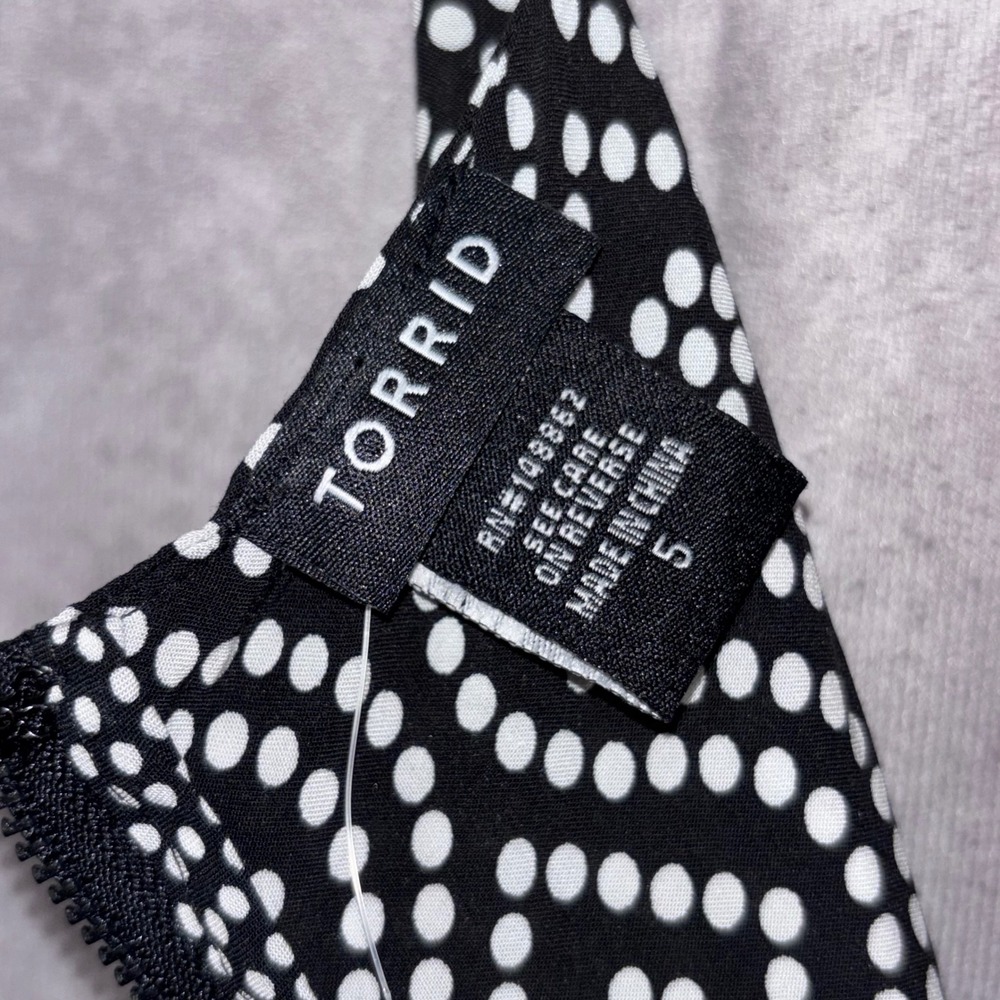 NWT Torrid Size 5 Border Black White Challis Ruffle Geometric Babydoll Tank - Picture 5 of 9